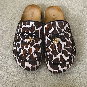 Like New. Worn 3 times.